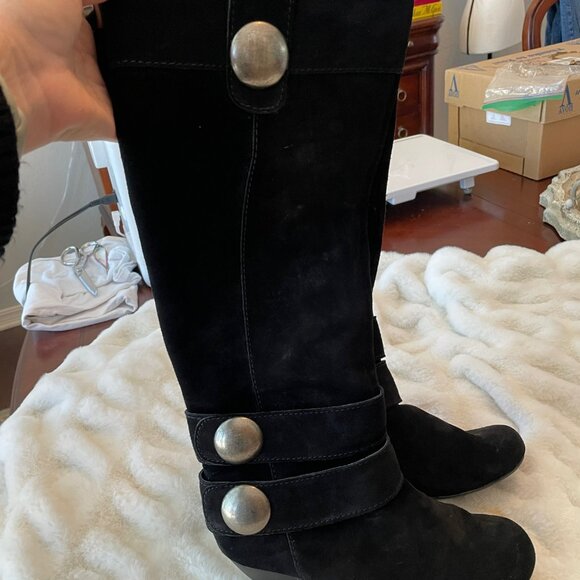 boots - Picture 1 of 4